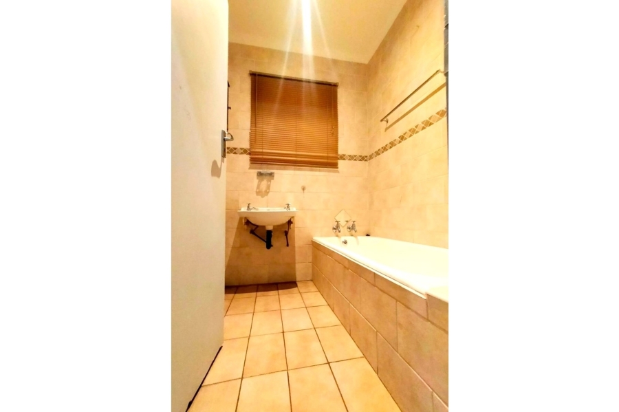 To Let 3 Bedroom Property for Rent in Geelhoutpark North West